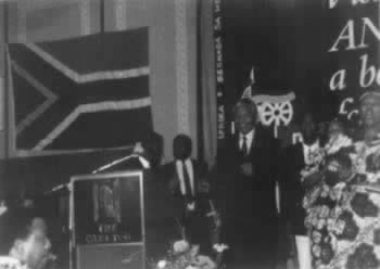 我国与南非建立外交关系