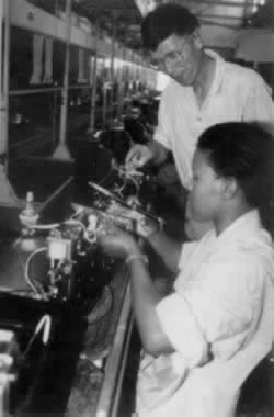 我国与南非建立外交关系