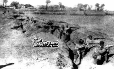 日军攻陷山海关（历史今天todayonhistory.com）