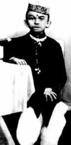 印度民族解放运动领袖甘地诞辰(TodayOnHistory.COM)