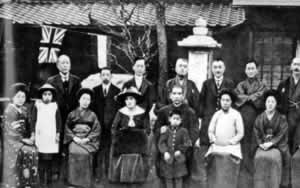 孙中山、宋庆龄结婚,签订婚姻誓约书