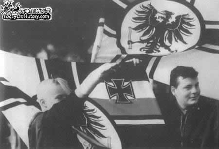 德国一些地方发生排外风潮纳粹阴魂死灰复燃(TodayOnHistory.COM)