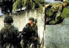 美国入侵巴拿马(历史上今天todayonhistory.com)