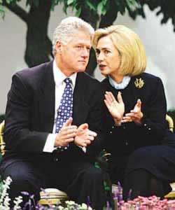 美众院通过两项弹劾克林顿条款(历史上的今天。中国)