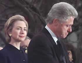 美众院通过两项弹劾克林顿条款(历史上的今天。中国)