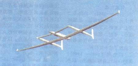 超轻型飞机进行不着陆环球飞行(歷史上的今天。中國)