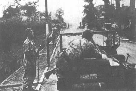 荷兰突袭印尼(转自:历史上的今天。中国)