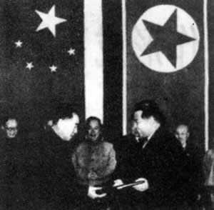 周恩来出访朝鲜 中国政府决定撤军