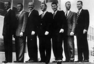 约翰·格林成为美国第一个环绕地球飞行的太空人（历史上的今天。中国）