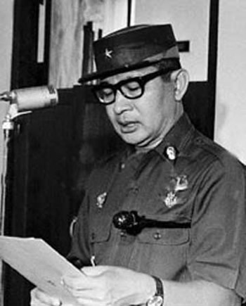 苏哈托取代苏加诺成为印尼总统(转自:历史上的今天。中国)