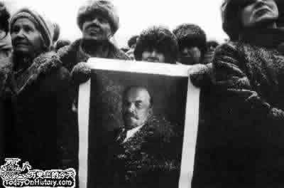 立陶宛从苏联独立，苏联从此开始解体（歷史上的今天。中国）