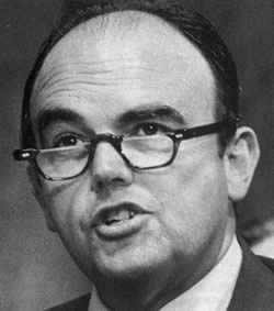 尼克松被指控参与水门事件(TodayinHistory.cn)