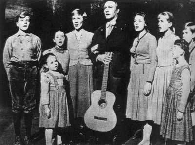 《音乐之声》获第38届奥斯卡最佳影片奖(历史上的今天todayonhistory.com)