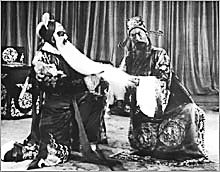 著名京剧演员谭富英逝世(历史上的今天。中国)