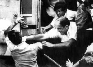 北越军队逼近西贡 南越军队仓惶撤退