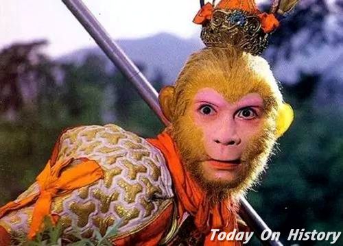 六小龄童在《西游记》中的扮相