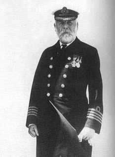 皇家邮轮泰坦尼克号在北大西洋撞上冰山(TodayOnHistory.COM)