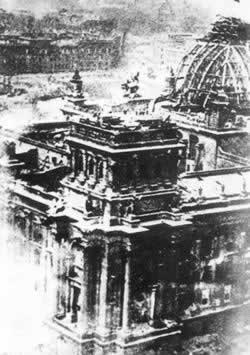 苏军向柏林发起总攻(TodayOnHistory.COM)