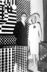 法国总统乔治·蓬皮杜逝世(TodayinHistory.cn)