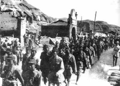 解放军收复延安(Todayonhistory.com)