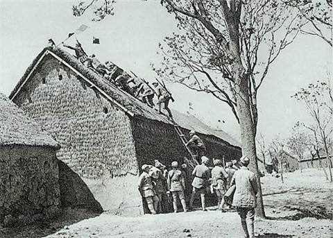 中国共产党提议建立抗日人民阵线(TodayOnHistory.COM)