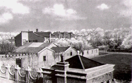 中国最早的工科大学天津北洋大学开学