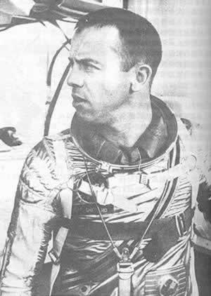 美国首次载人宇宙飞行成功(TodayOnHistory.COM)