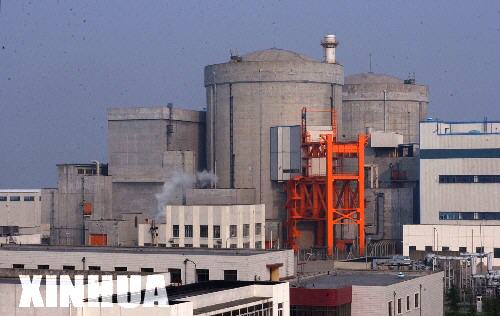 秦山核电二期工程2号机组正式投入商业运行