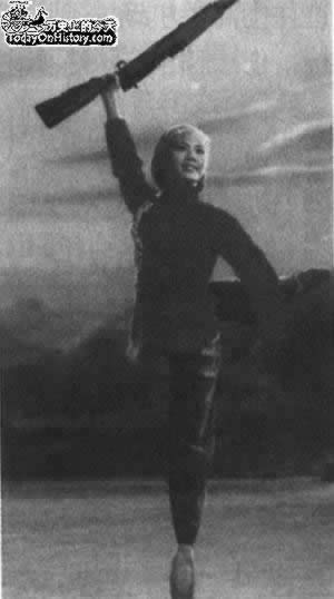 延安公演歌剧《白毛女》(TodayinHistory.cn)