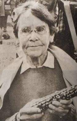 美国科学家巴巴拉·麦克林托克出生(TodayOnHistory.COM)