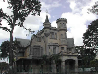 中国与特立尼达和多巴哥建立外交关系