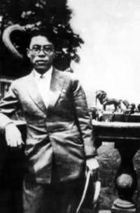 闻一多参加李公朴追悼会中遇刺身亡