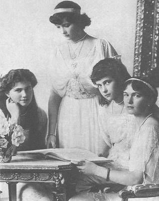 末代沙皇“血腥的尼古拉”被处决(TodayinHistory.cn)