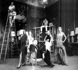 法国时装设计师皮尔·卡丹诞辰(TodayinHistory.cn)