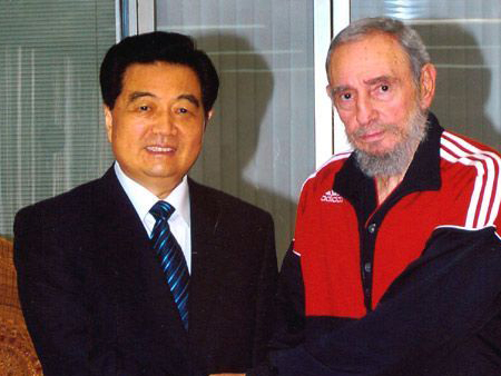 卡斯特罗掀起反独裁统治的武装斗争，古巴革命爆发