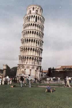 1998年7月30日 曹时中参加拯救比萨斜（图片来源：历史上的今天TodayOnHistory.com）