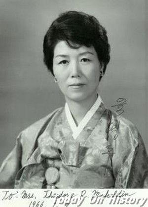 韩国前总统朴正熙夫人陆英修逝世