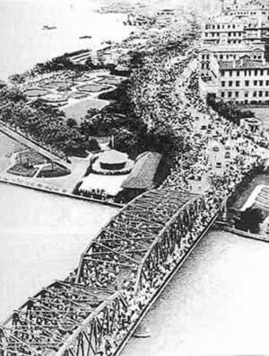 日机轰炸上海,平民死伤无数