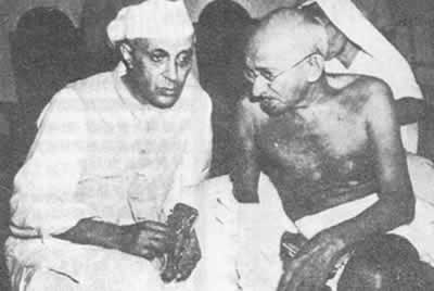 尼赫鲁任印度临时政府首脑