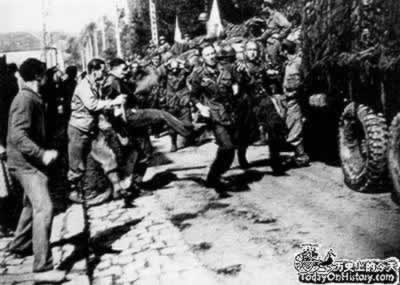 盟军解放巴黎(Todayonhistory.com)