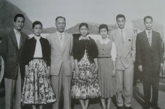 著名香港演员谢贤出生(Todayonhistory.com)