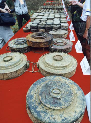 全面禁止杀伤性地雷公约签字,美国拒签