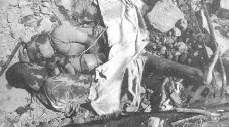 印度发生强烈地震(Todayonhistory.com)